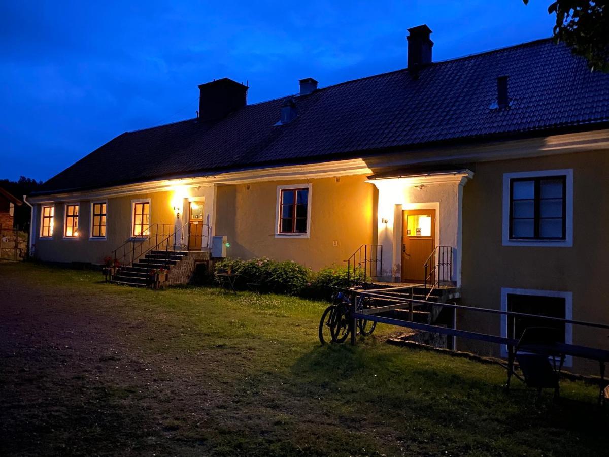 Eds Bruk Basecamp Guest House Edsbruk Exterior photo